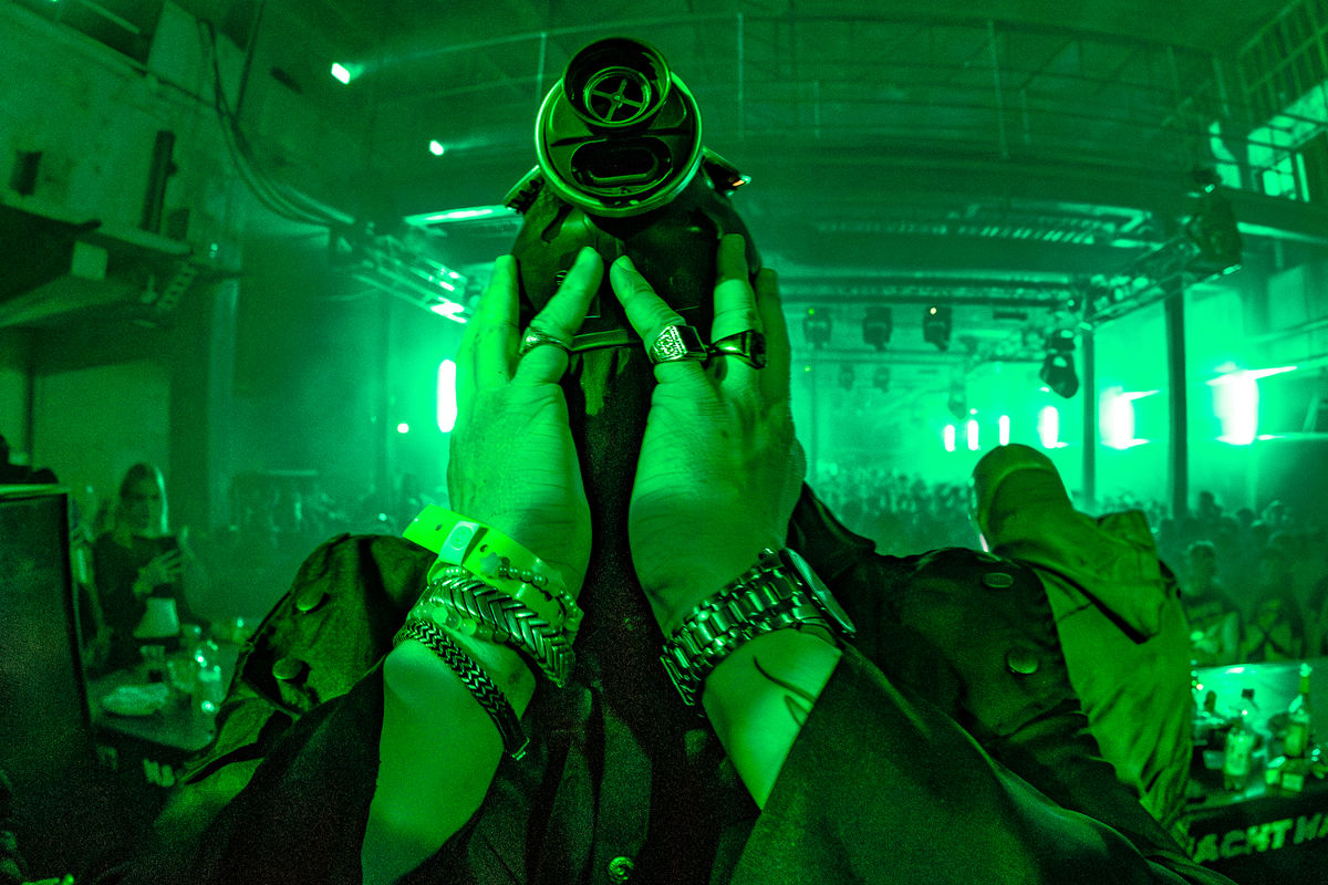 Loading... just a sec